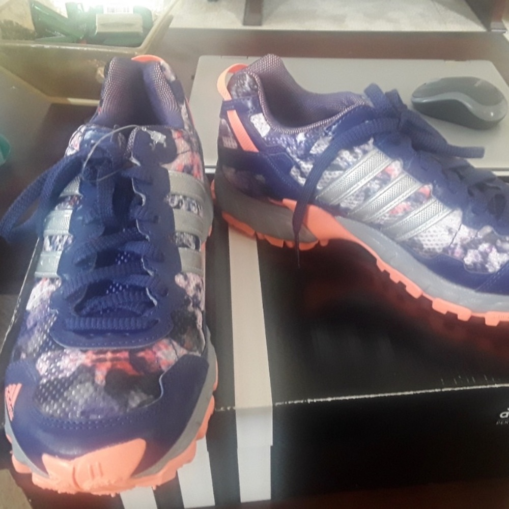 Adidas Running Shoes Size 8 EUC